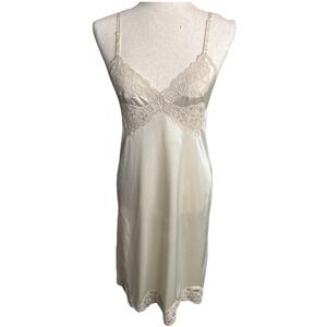 Vintage Vanity Fair Slip Dress Size 32 Beige Lace Nightgown Lingerie Fairy